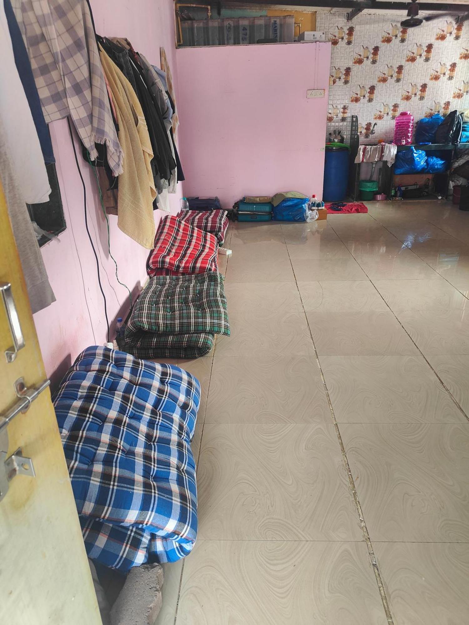 Miraj Khan Dormitory Pg - Mumbai — Photos 3